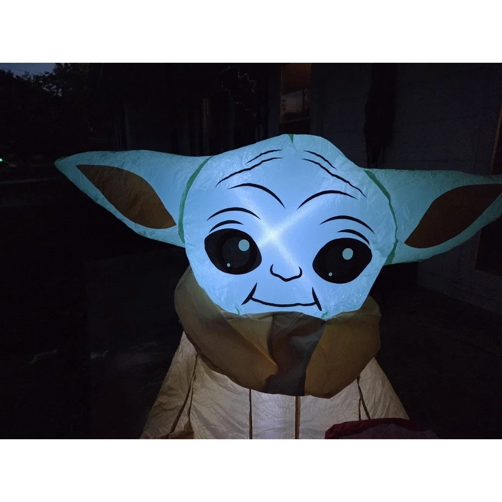 Gemmy 4.5Ft Tall Airblown Xmas Lawn Ornament Star Wars Baby Yoda Inflatable‎